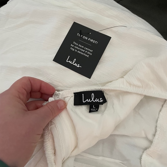 Lulu's white lace romper size L - Picture 3 of 4